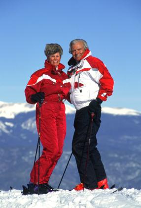 Skiing couple